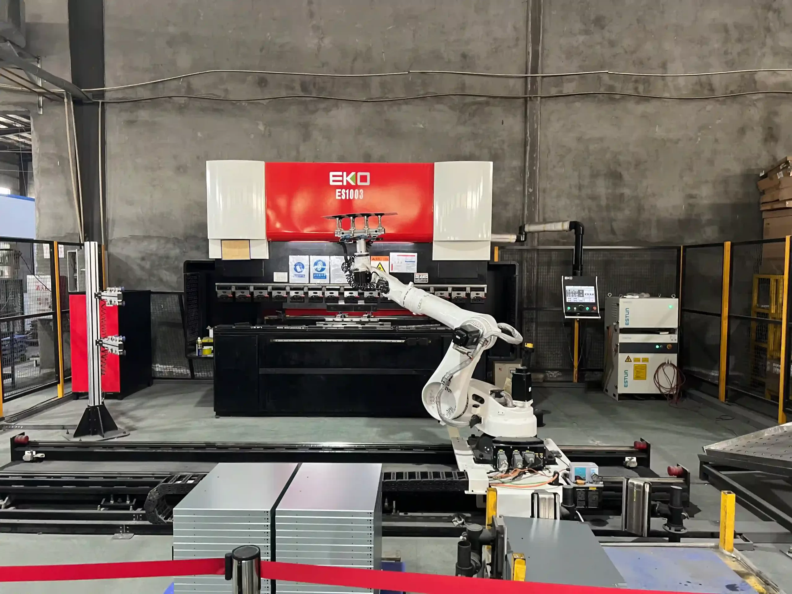 Robot bending machine working screen Robot bending machine working screen