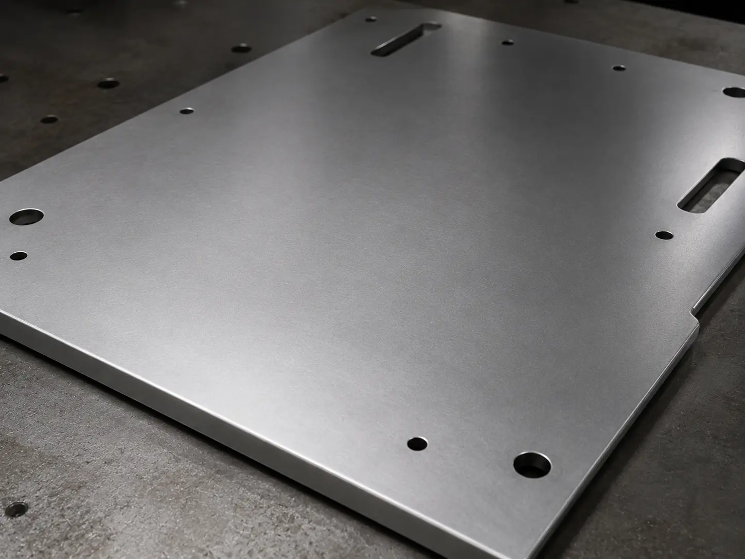 Metal part with blended matte uniform surface finish