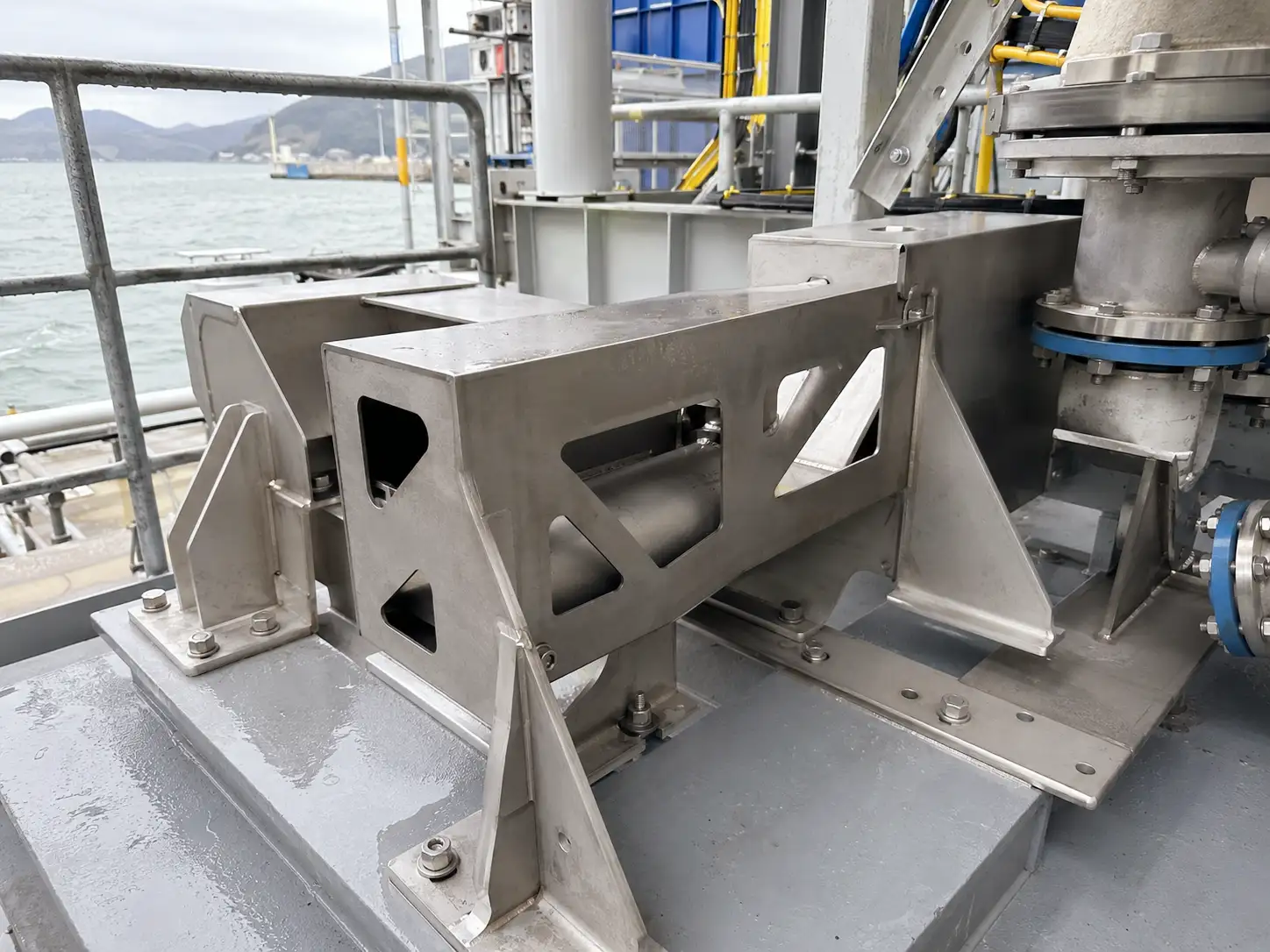 Ti31 Titanium Alloy for Marine and Chloride Service Applications Ti31 titanium alloy fabricated parts used in seawater, salt-spray and high-chloride marine applications